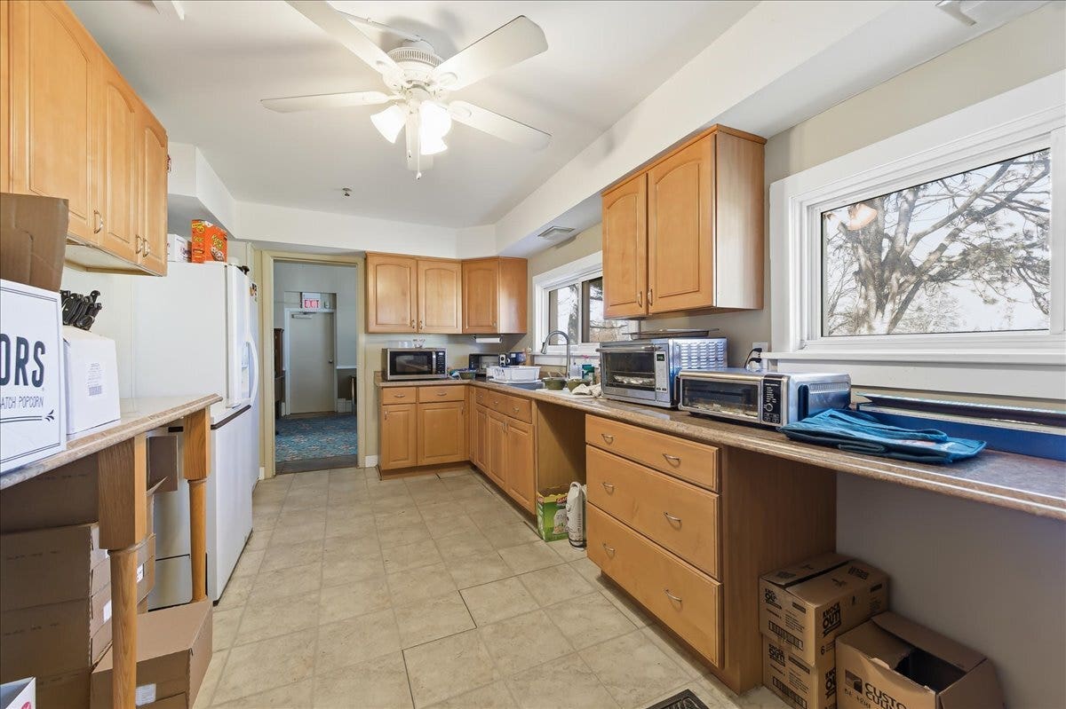 479 N Lake Street, Aurora, IL 60506 479 N Lake Street, Aurora, IL 60506