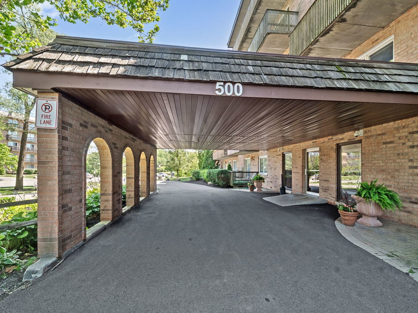 500 Redondo Drive, #205, Downers Grove, IL 60516 500 Redondo Drive, #205, Downers Grove, IL 60516