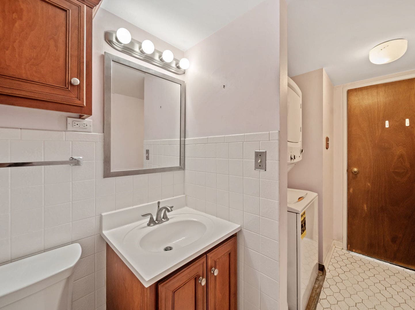 500 Redondo Drive, #205, Downers Grove, IL 60516 500 Redondo Drive, #205, Downers Grove, IL 60516