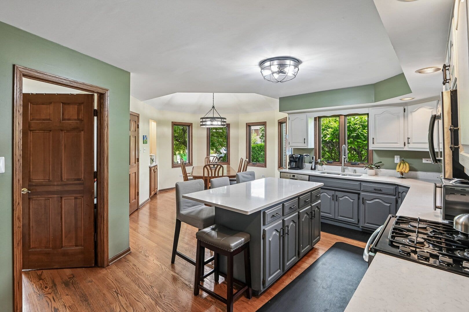 17420 92nd Avenue, Tinley Park, IL 60487