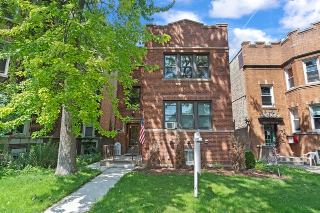 6704 N ROCKWELL Street, Chicago, IL 60645 6704 N ROCKWELL Street, Chicago, IL 60645