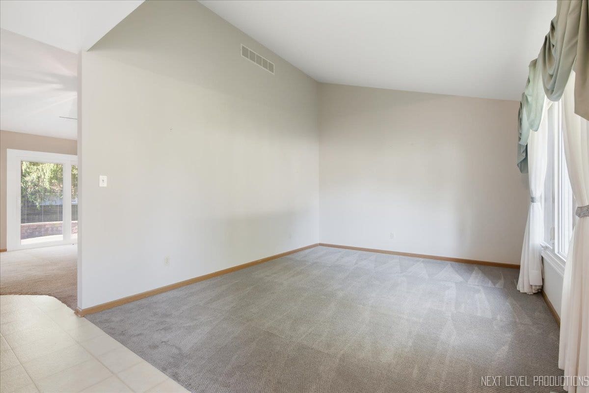 708 E Coady Drive, Minooka, IL 60447 708 E Coady Drive, Minooka, IL 60447