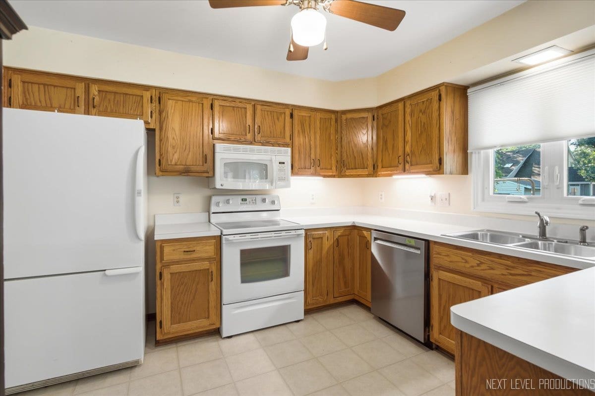 708 E Coady Drive, Minooka, IL 60447 708 E Coady Drive, Minooka, IL 60447