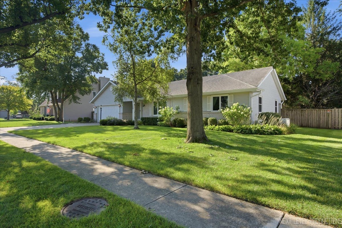 708 E Coady Drive, Minooka, IL 60447 708 E Coady Drive, Minooka, IL 60447