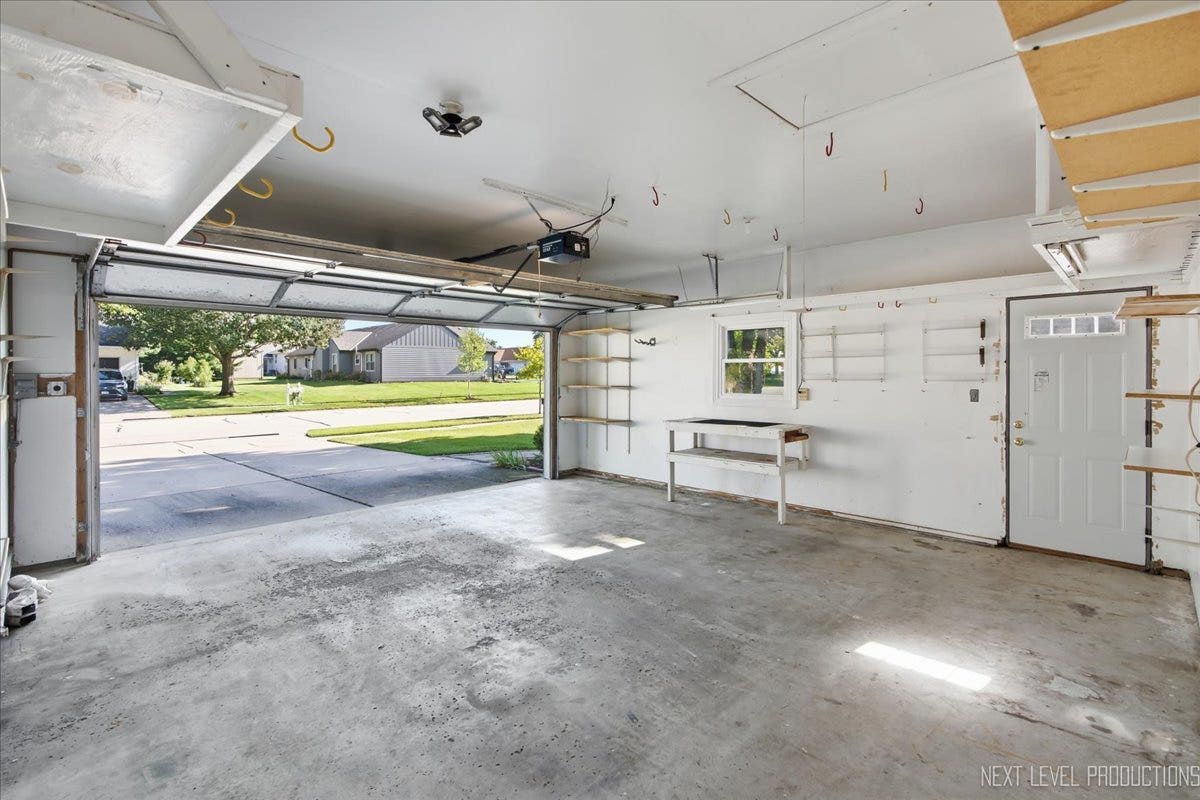 708 E Coady Drive, Minooka, IL 60447 708 E Coady Drive, Minooka, IL 60447
