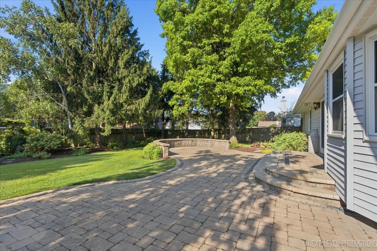 708 E Coady Drive, Minooka, IL 60447 708 E Coady Drive, Minooka, IL 60447