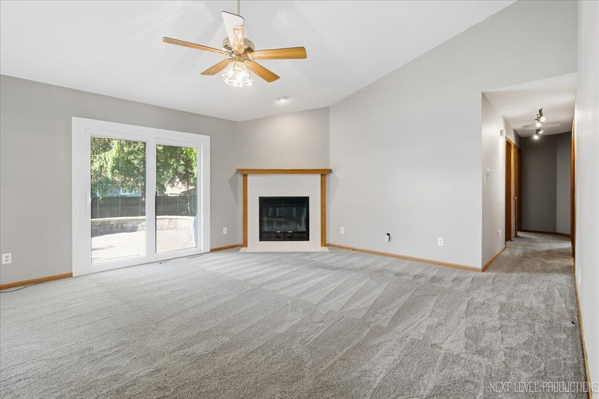 708 E Coady Drive, Minooka, IL 60447 708 E Coady Drive, Minooka, IL 60447