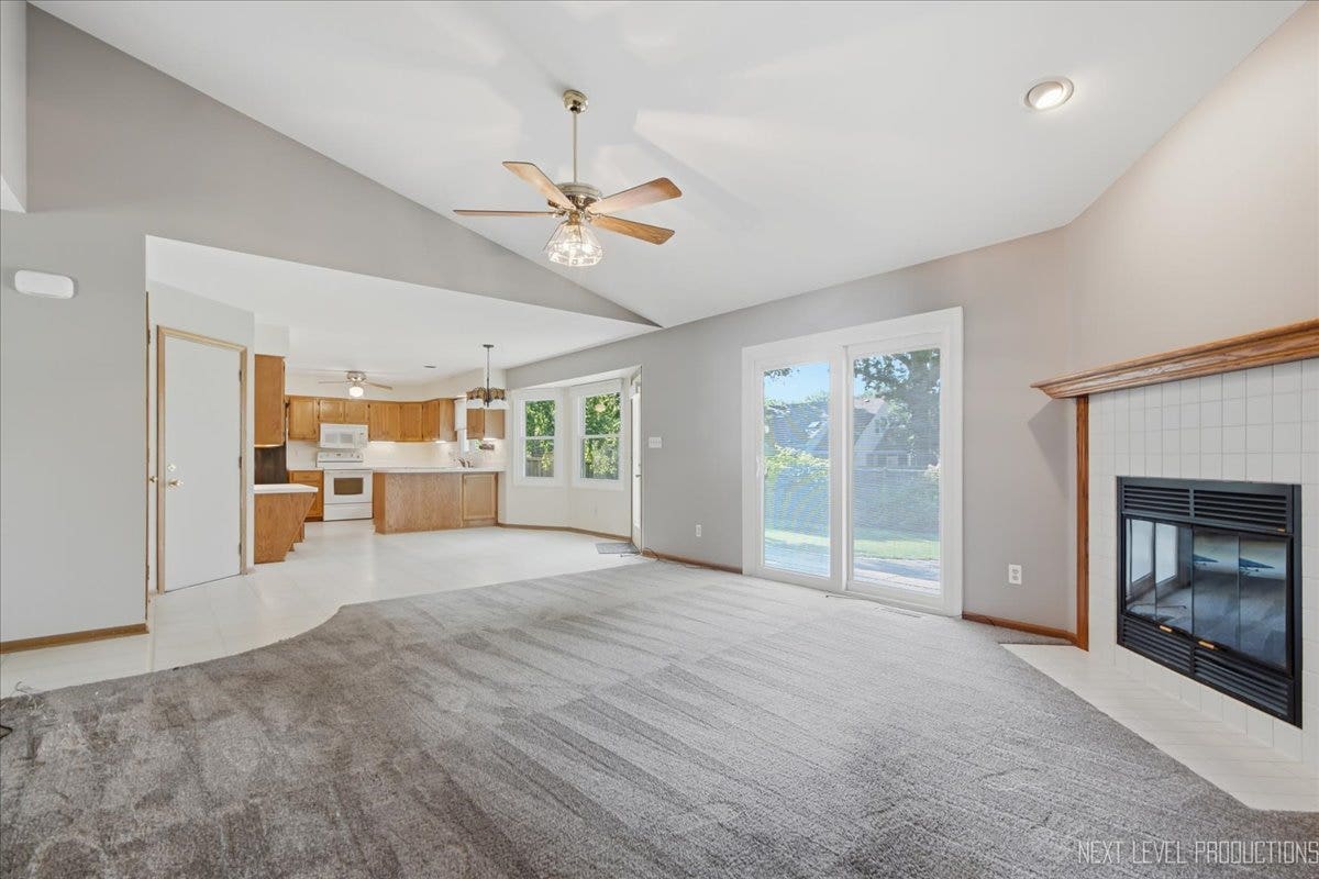 708 E Coady Drive, Minooka, IL 60447 708 E Coady Drive, Minooka, IL 60447