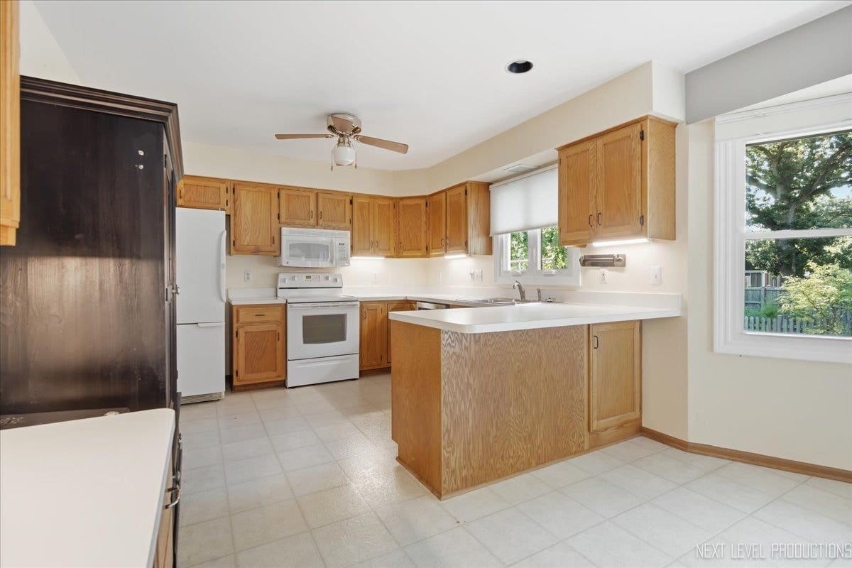 708 E Coady Drive, Minooka, IL 60447 708 E Coady Drive, Minooka, IL 60447