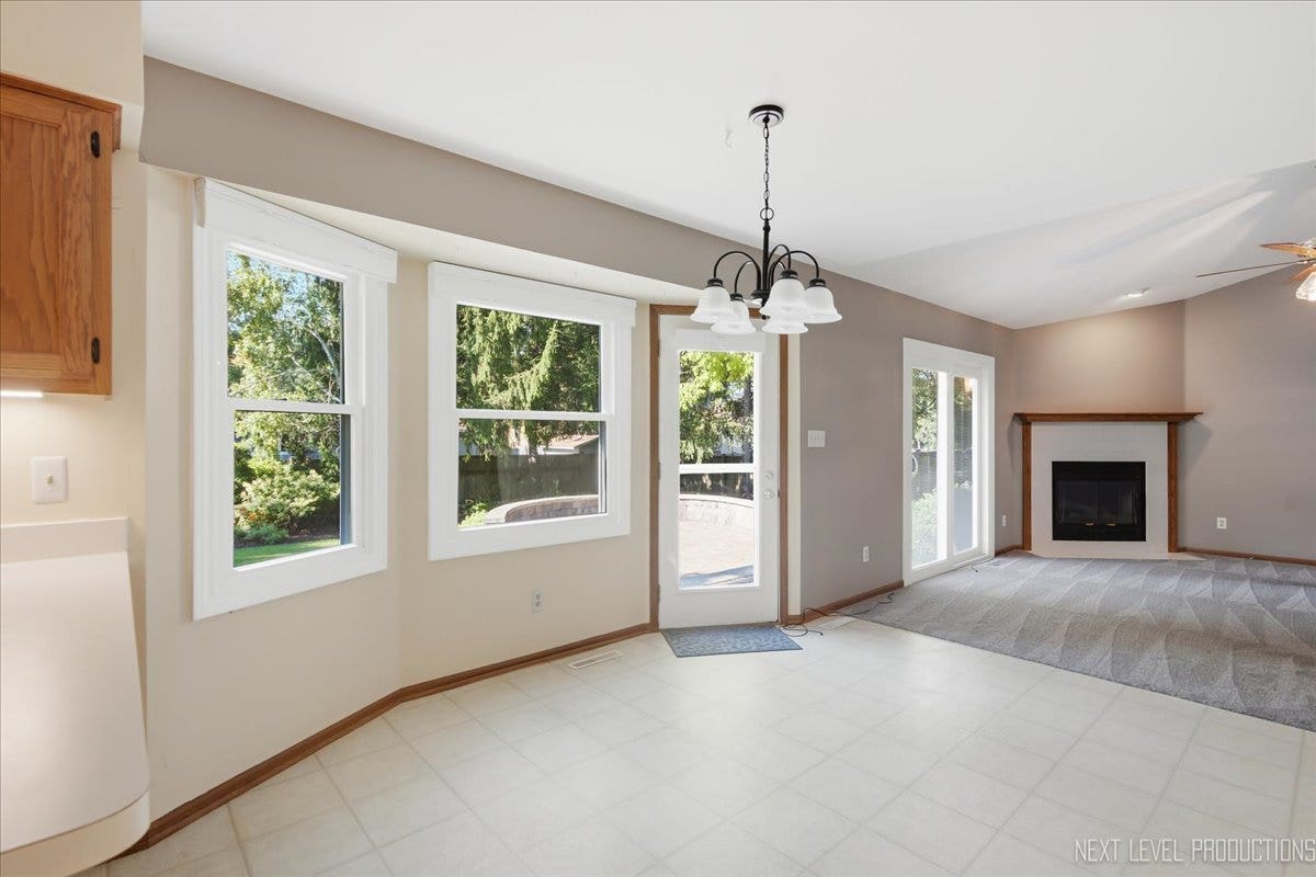 708 E Coady Drive, Minooka, IL 60447 708 E Coady Drive, Minooka, IL 60447