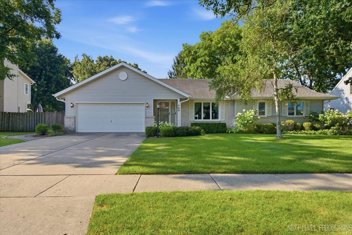708 E Coady Drive, Minooka, IL 60447 708 E Coady Drive, Minooka, IL 60447