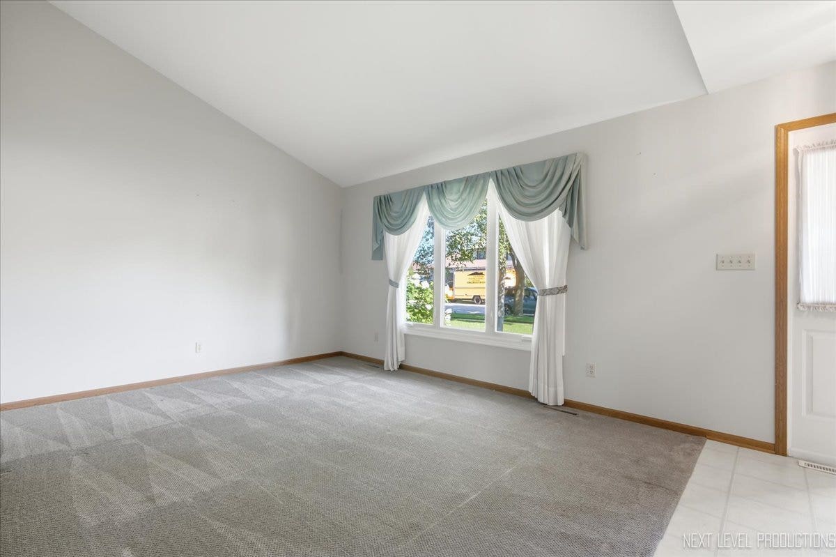 708 E Coady Drive, Minooka, IL 60447 708 E Coady Drive, Minooka, IL 60447