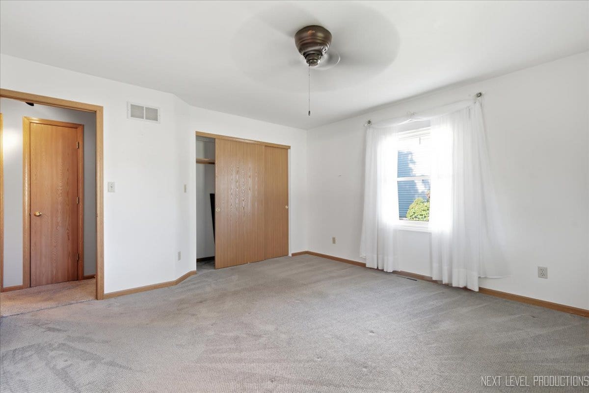 708 E Coady Drive, Minooka, IL 60447 708 E Coady Drive, Minooka, IL 60447
