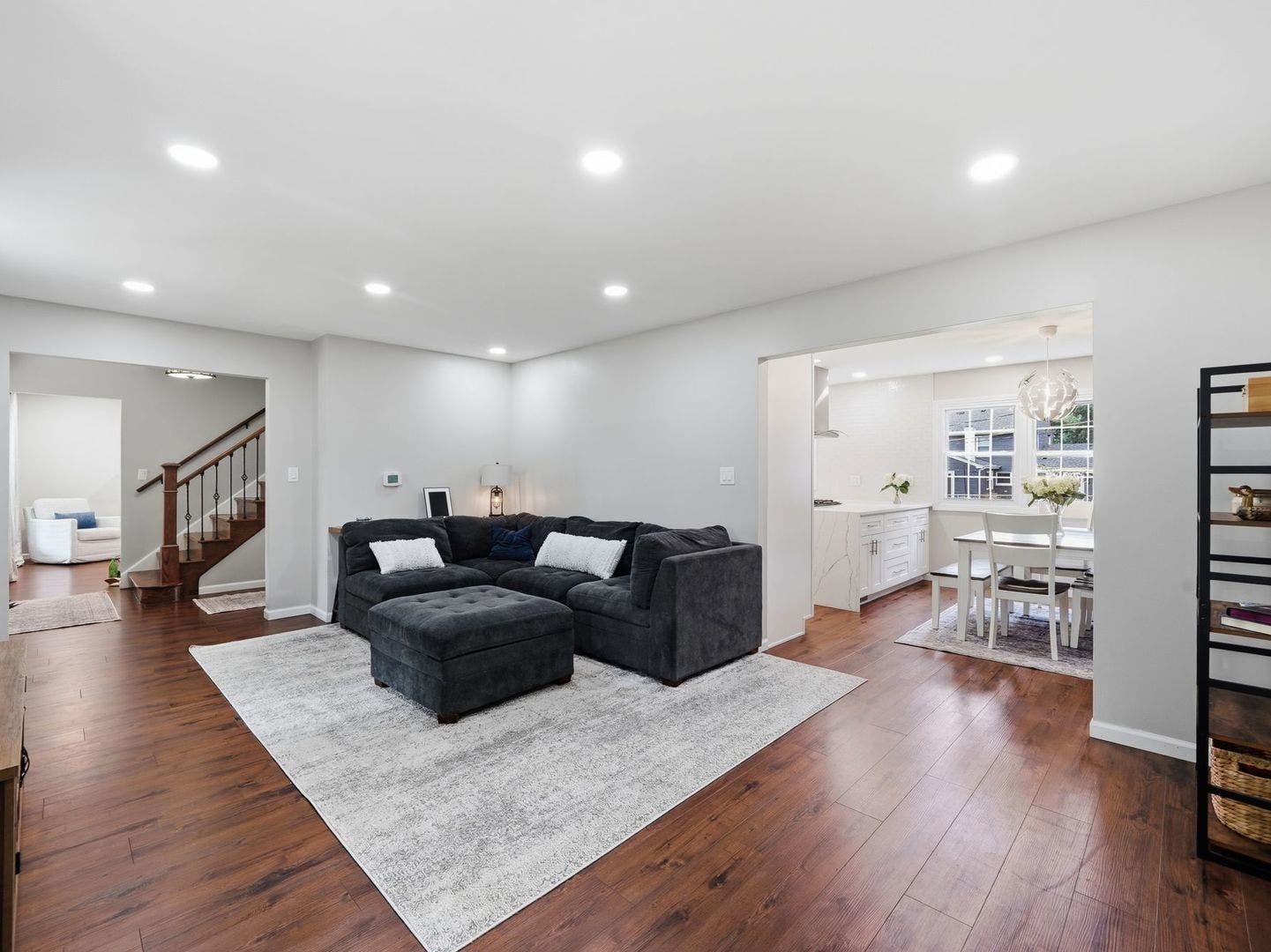 916 Stratford Lane, Downers Grove, IL 60516
