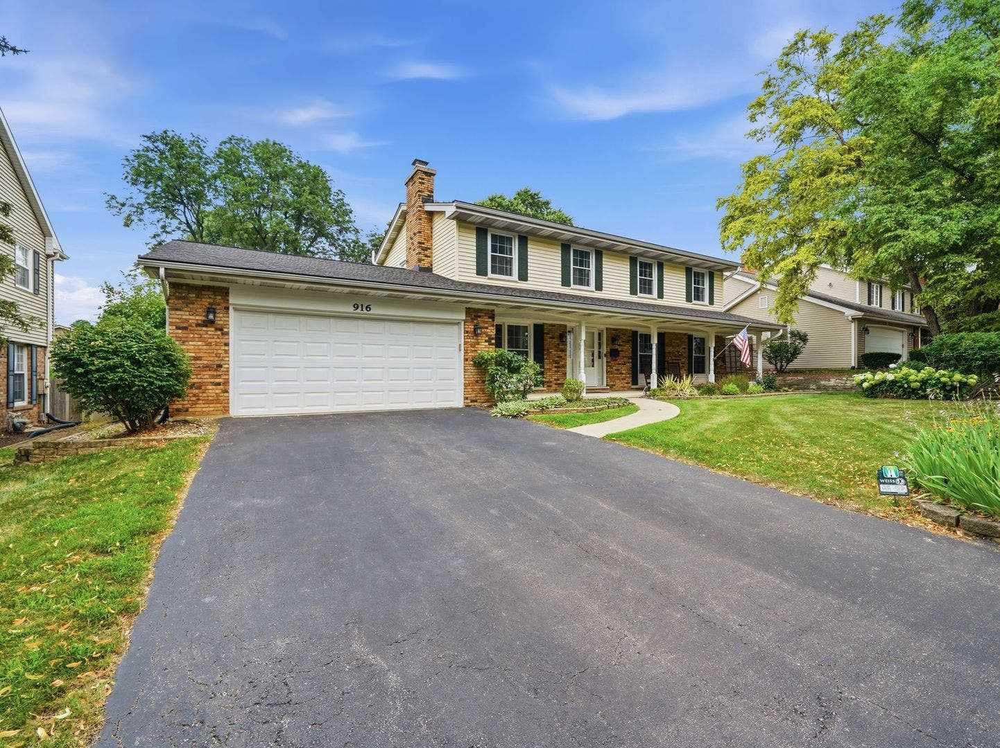 916 Stratford Lane, Downers Grove, IL 60516