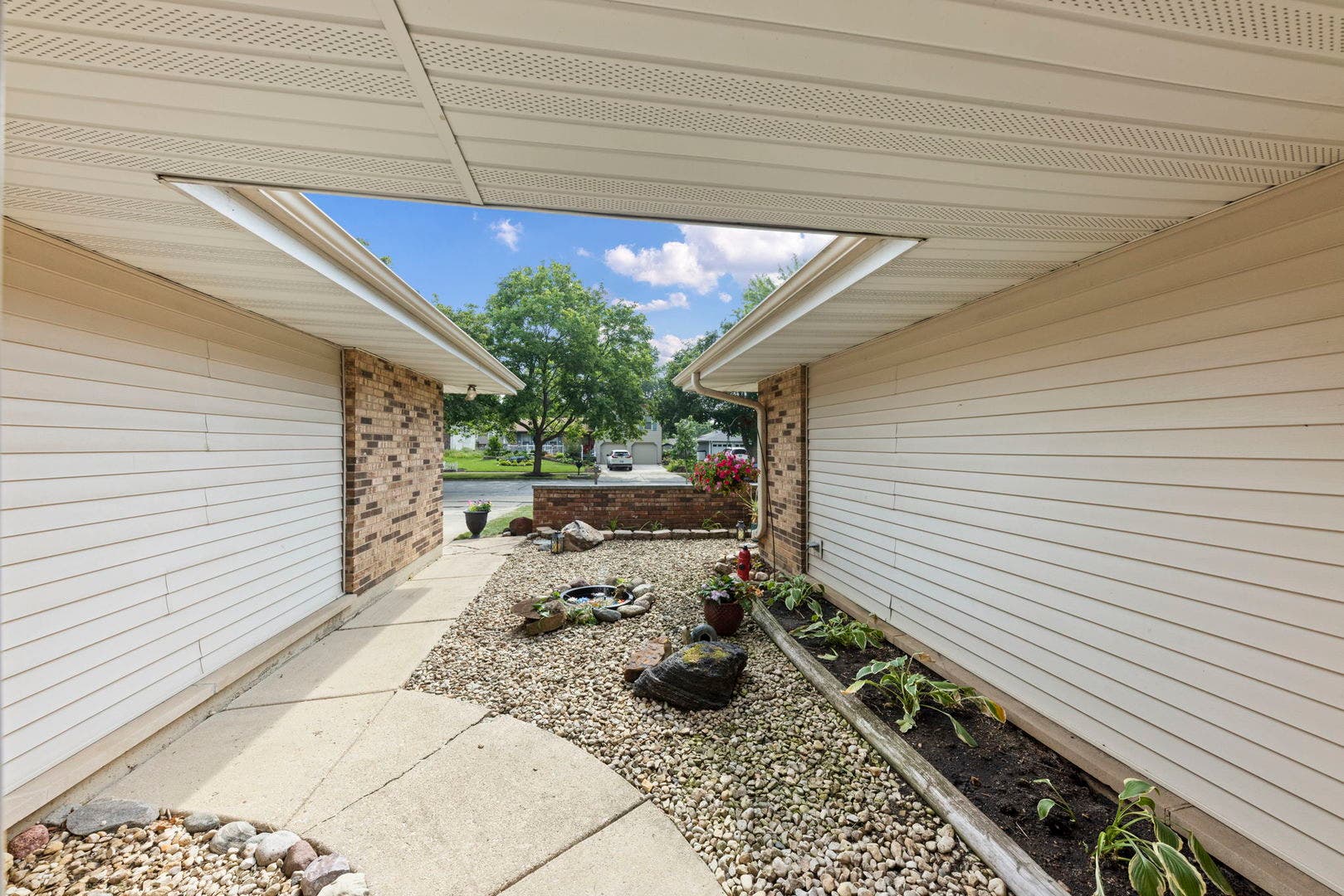 121 Newport Drive, Bolingbrook, IL 60440