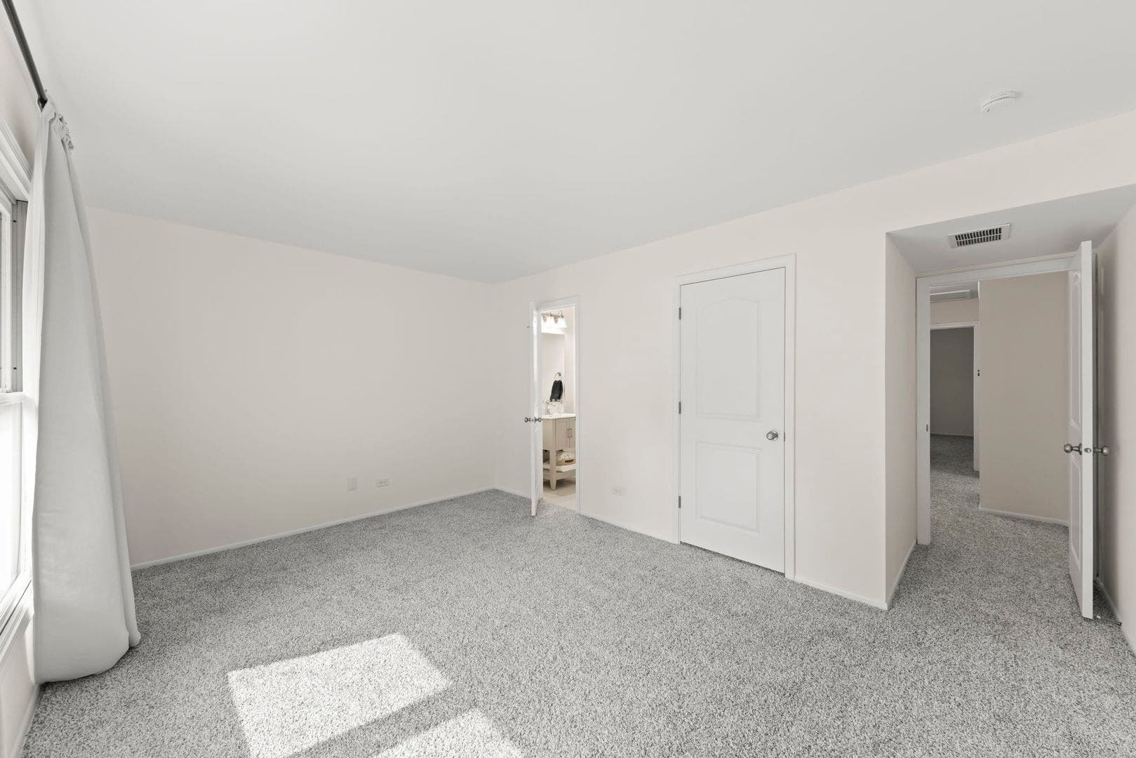 121 Newport Drive, Bolingbrook, IL 60440