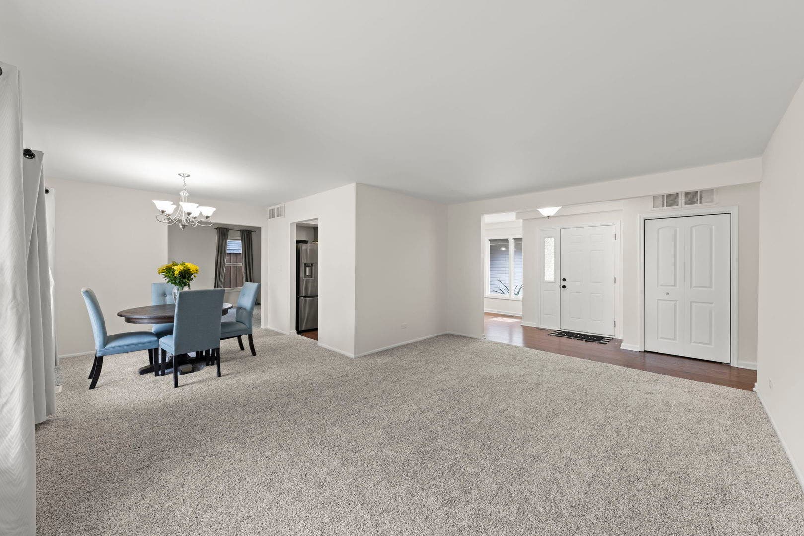 121 Newport Drive, Bolingbrook, IL 60440