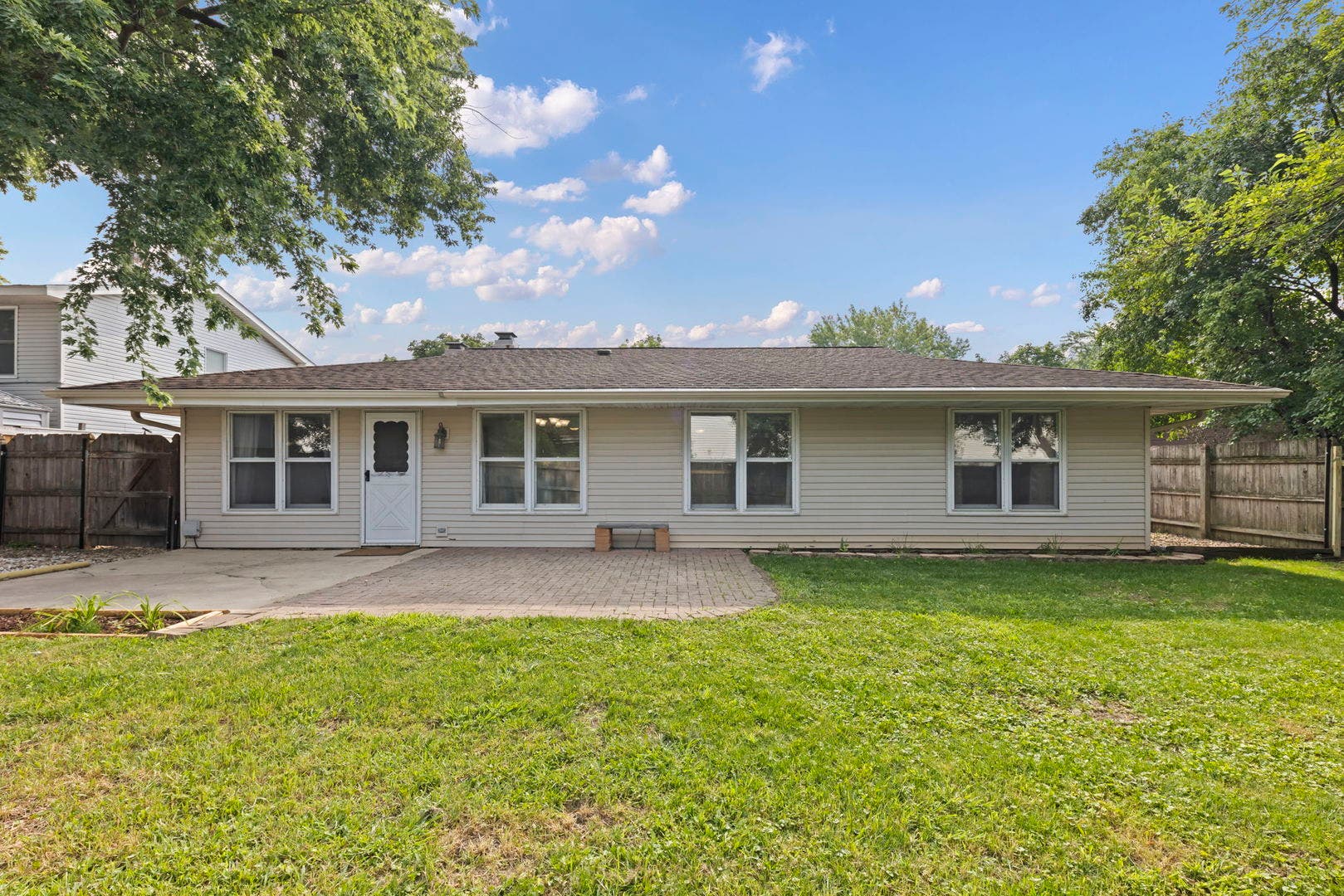 121 Newport Drive, Bolingbrook, IL 60440