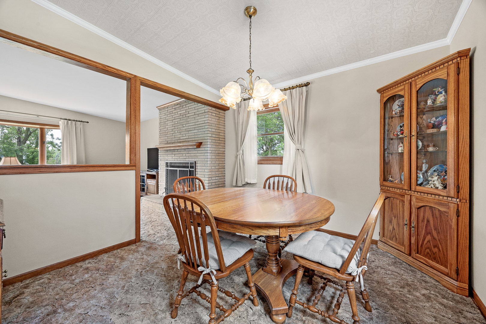 2474 College Road, Downers Grove, IL 60516