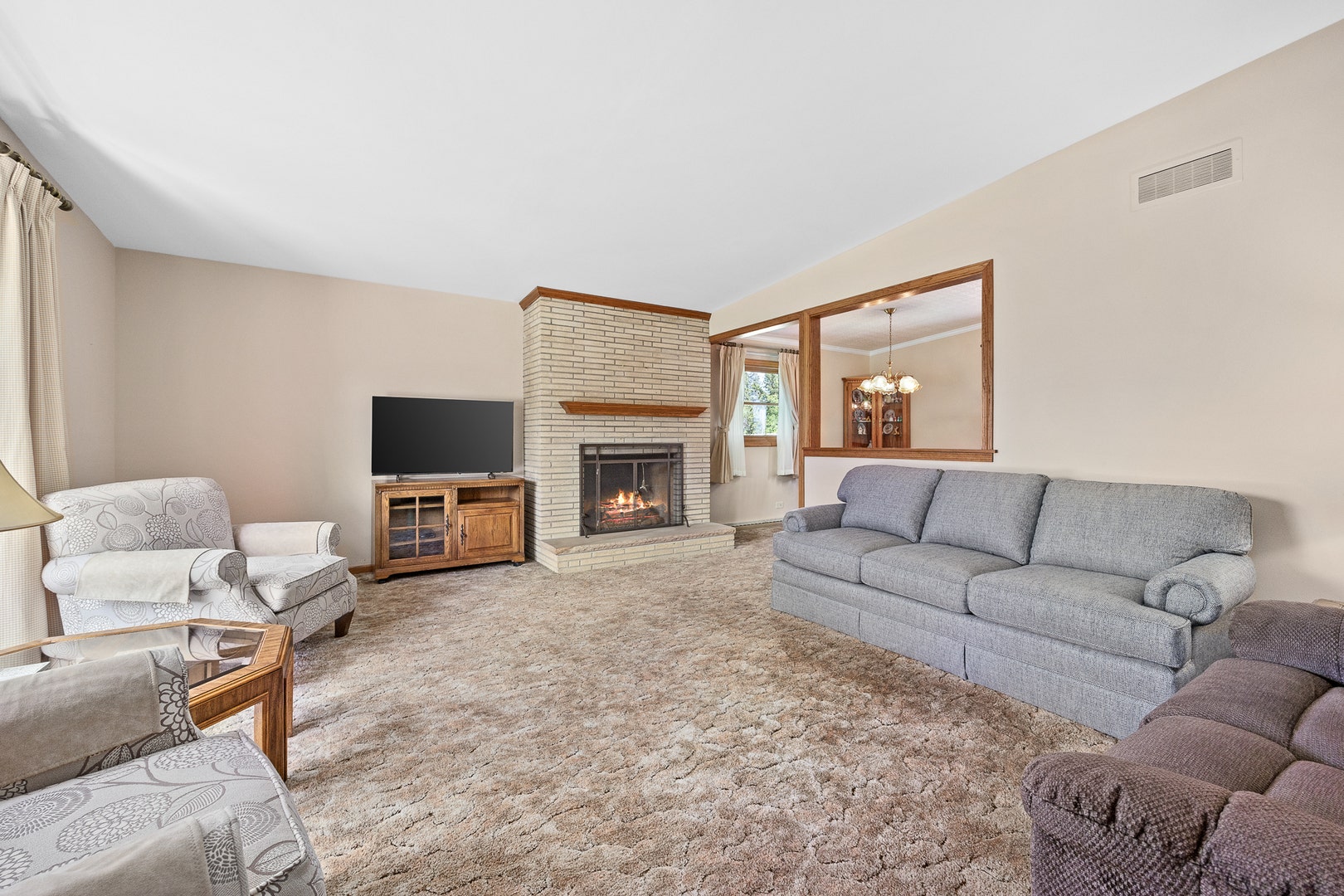 2474 College Road, Downers Grove, IL 60516