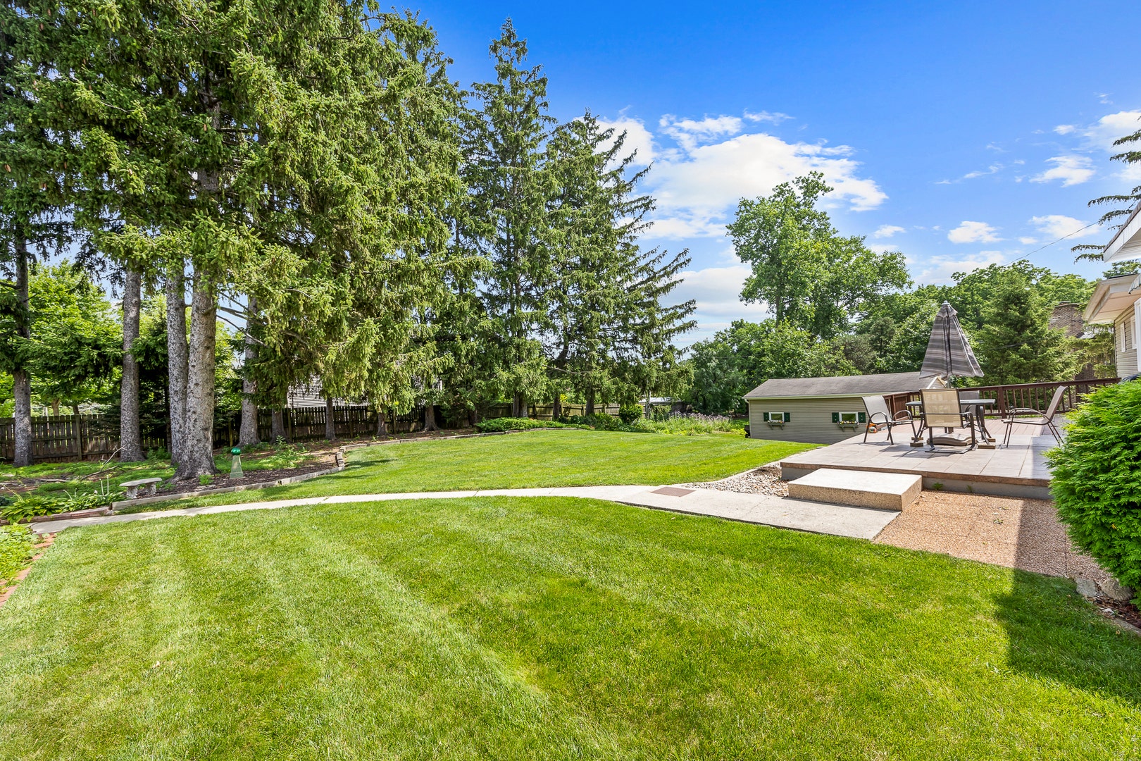 2474 College Road, Downers Grove, IL 60516