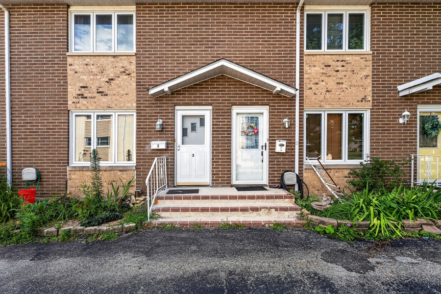 Property photo for 613 E 3rd Street, #3, Lockport, IL