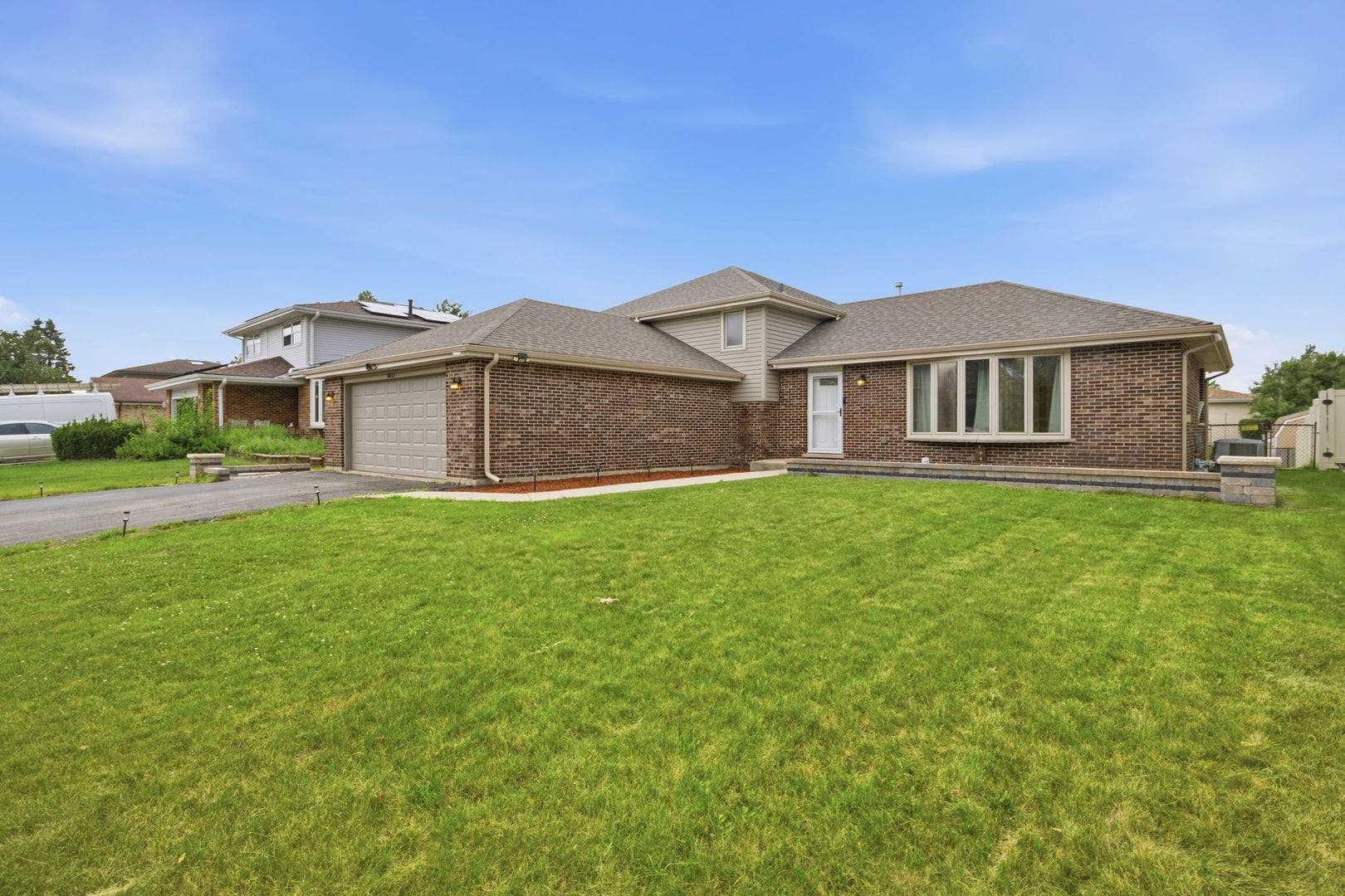 8612 Carriage Lane, Tinley Park, IL 60487 8612 Carriage Lane, Tinley Park, IL 60487