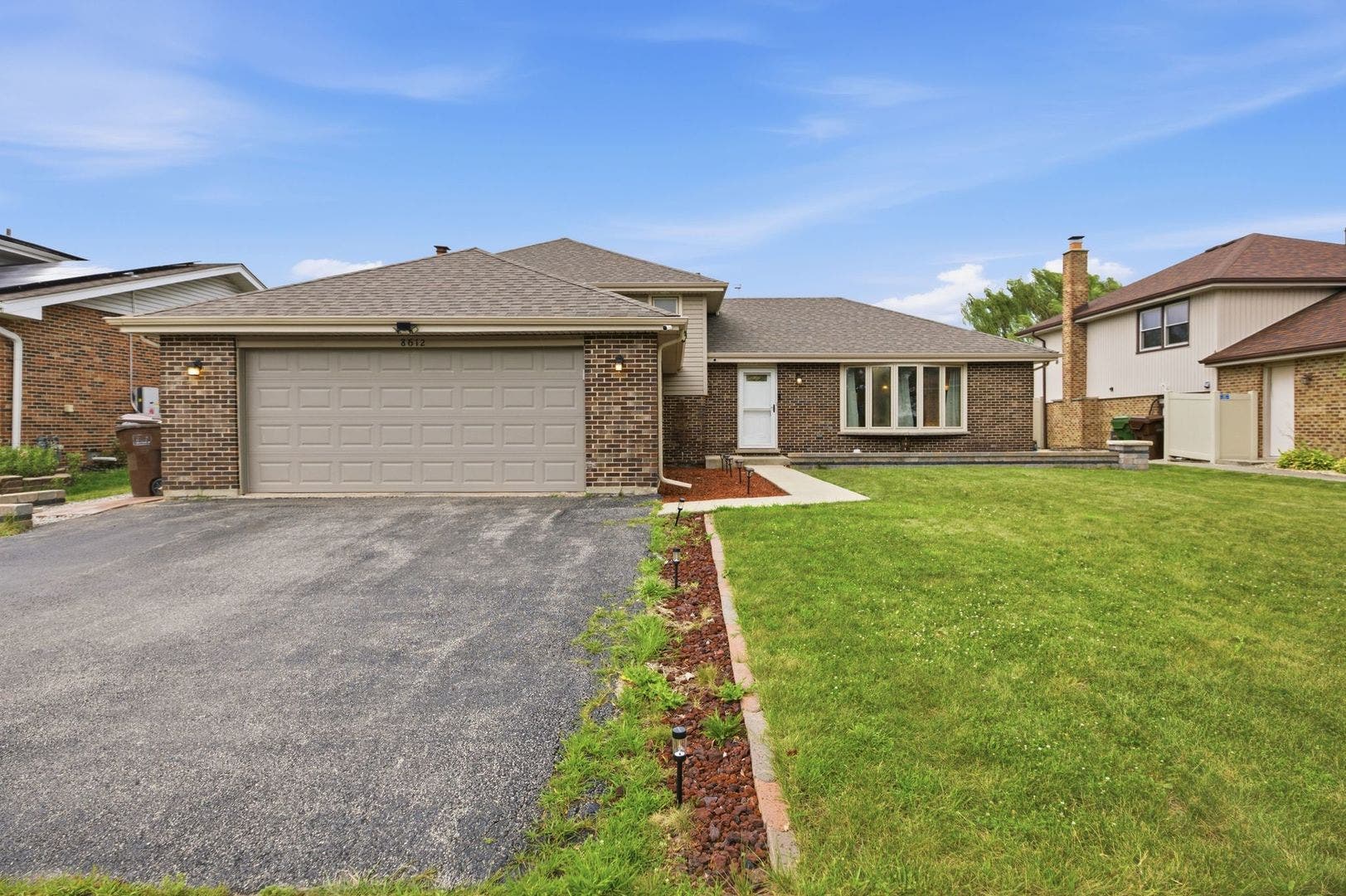 8612 Carriage Lane, Tinley Park, IL 60487 8612 Carriage Lane, Tinley Park, IL 60487
