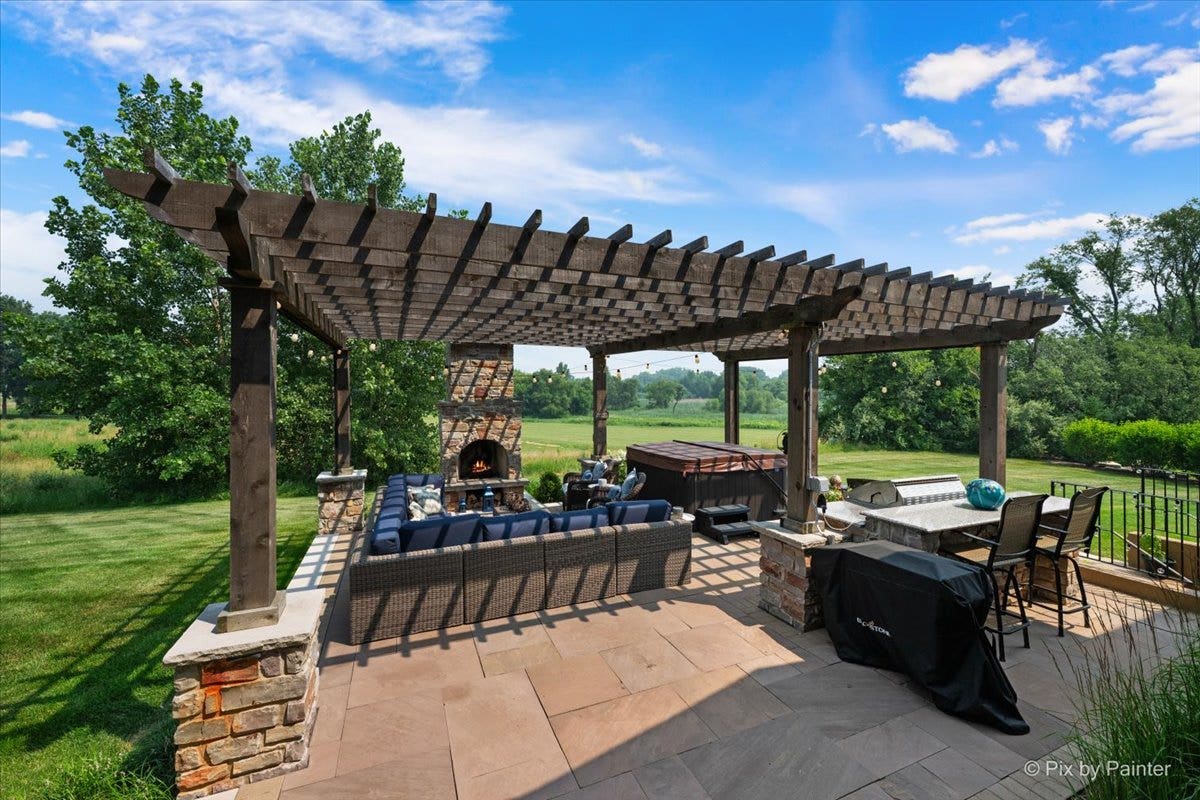 1451 Bethpage Circle, Elgin, IL 60124 1451 Bethpage Circle, Elgin, IL 60124