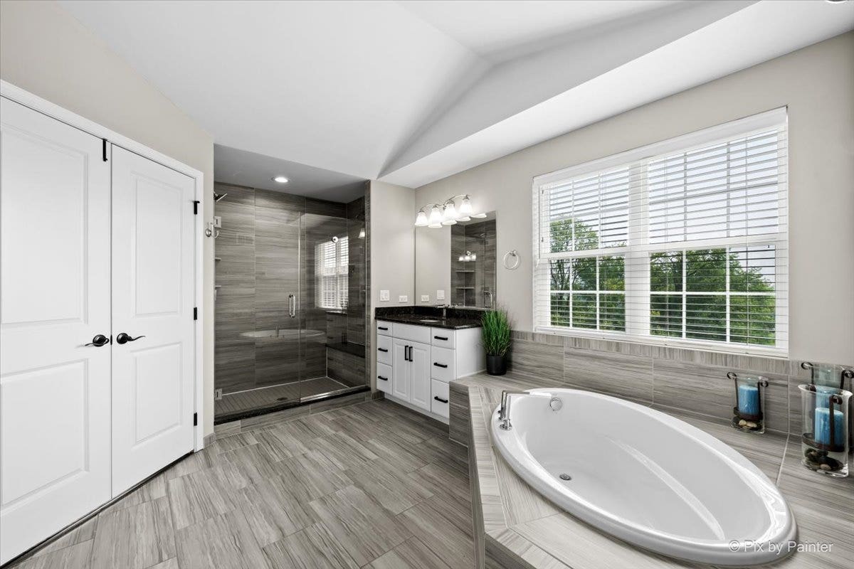 1451 Bethpage Circle, Elgin, IL 60124 1451 Bethpage Circle, Elgin, IL 60124