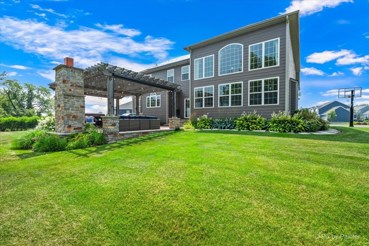 1451 Bethpage Circle, Elgin, IL 60124 1451 Bethpage Circle, Elgin, IL 60124