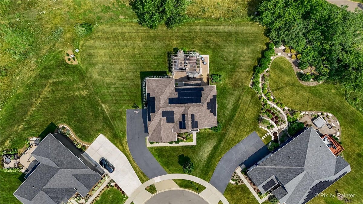 1451 Bethpage Circle, Elgin, IL 60124 1451 Bethpage Circle, Elgin, IL 60124