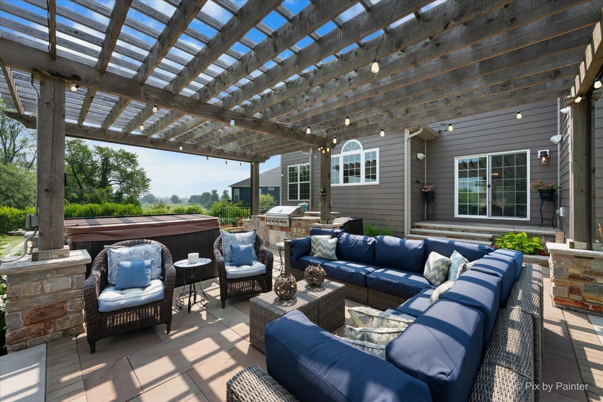 1451 Bethpage Circle, Elgin, IL 60124 1451 Bethpage Circle, Elgin, IL 60124