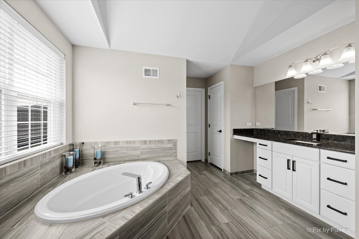 1451 Bethpage Circle, Elgin, IL 60124 1451 Bethpage Circle, Elgin, IL 60124