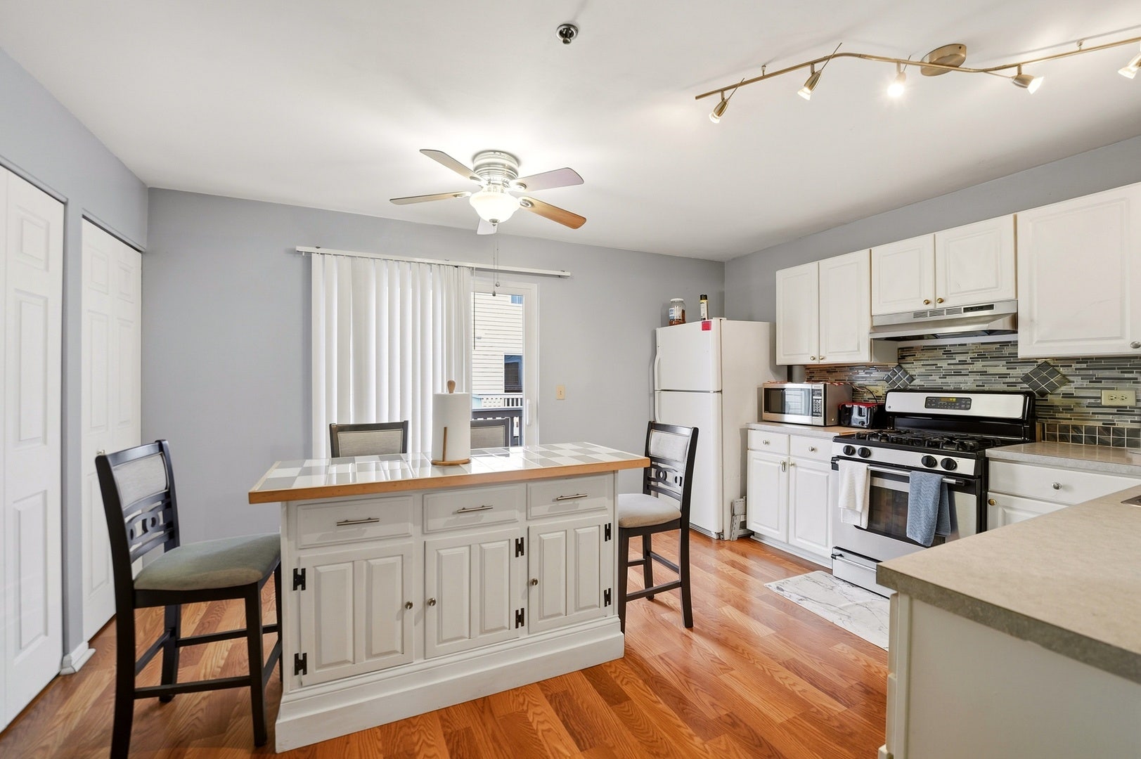 308 WINDCREST Court, #308, Bolingbrook, IL 60440