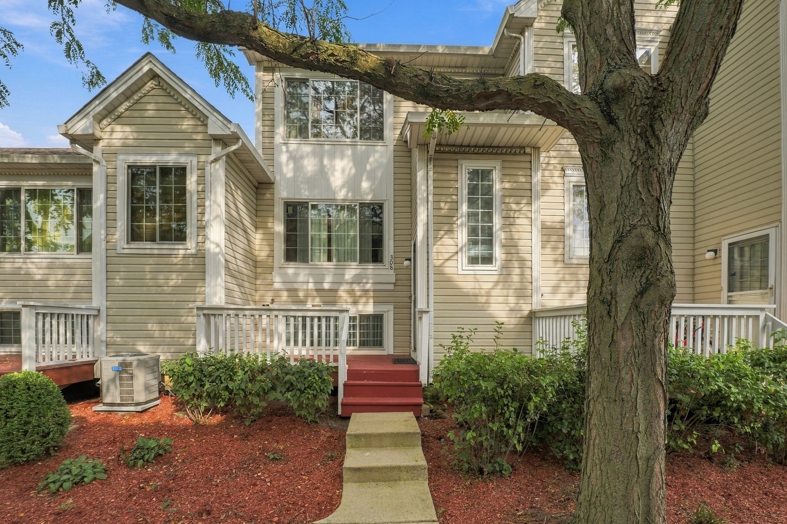 308 WINDCREST Court, #308, Bolingbrook, IL 60440