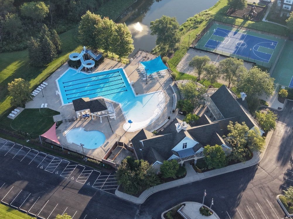 2304 Tremont Avenue, Aurora, IL 60502 Pool/Clubhouse