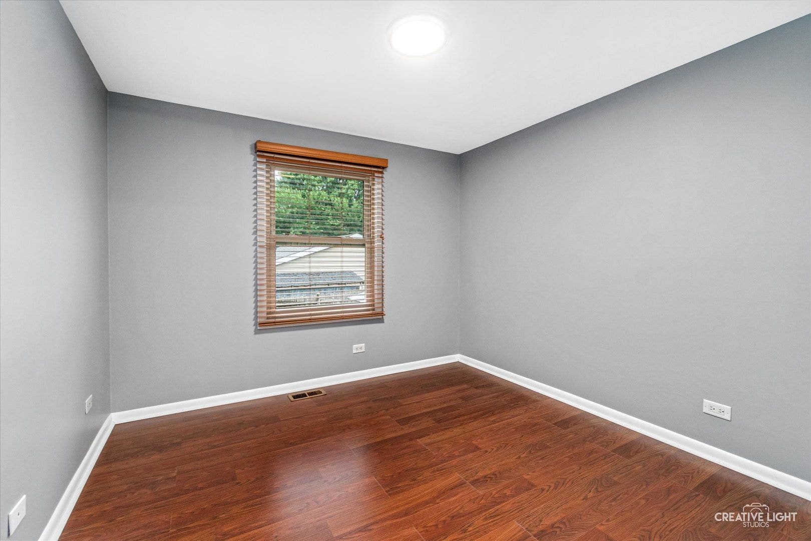 231 Lincolnshire Lane, Bolingbrook, IL 60440 2nd floor