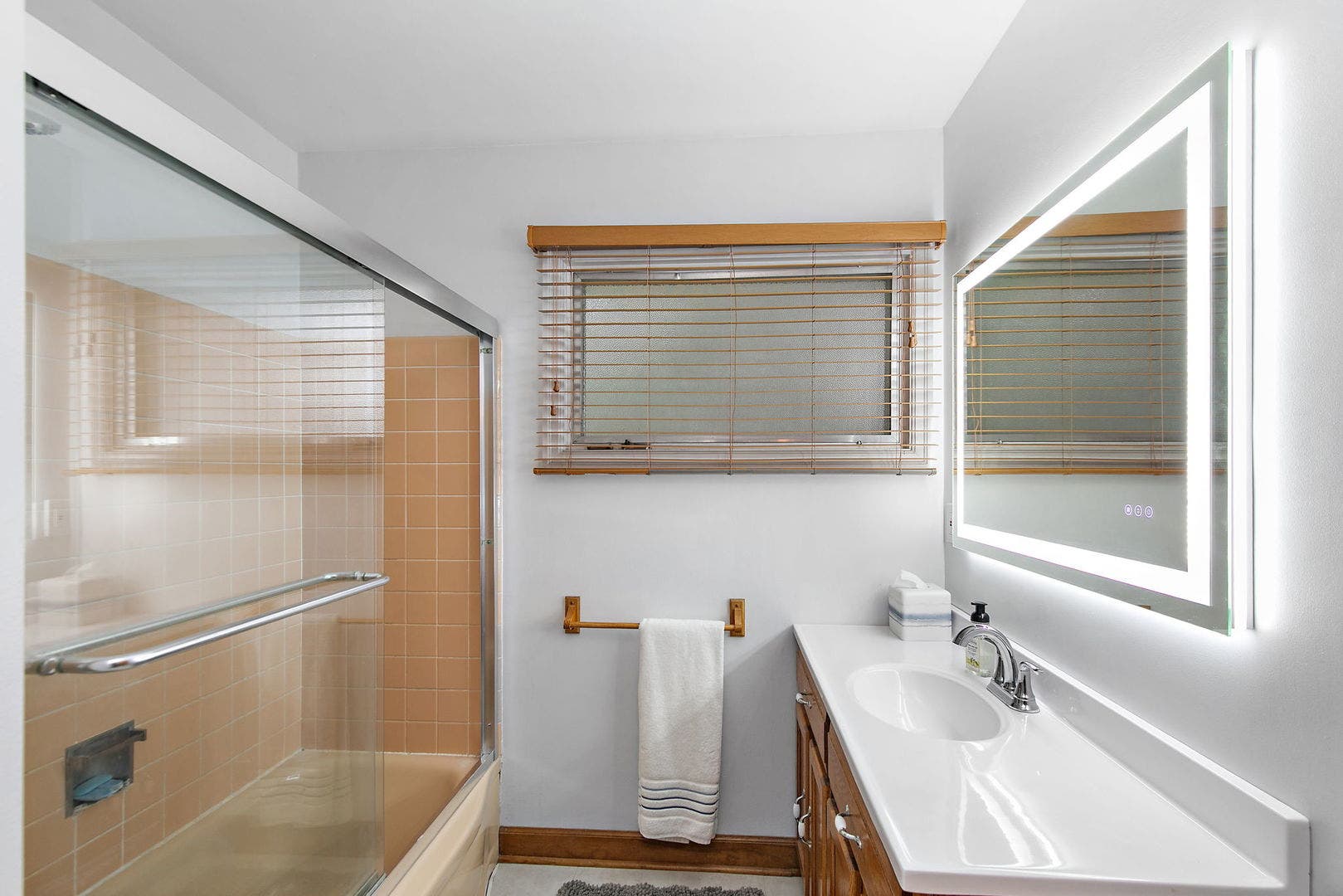 846 Sioux Drive, Elgin, IL 60120 846 Sioux Drive, Elgin, IL 60120
