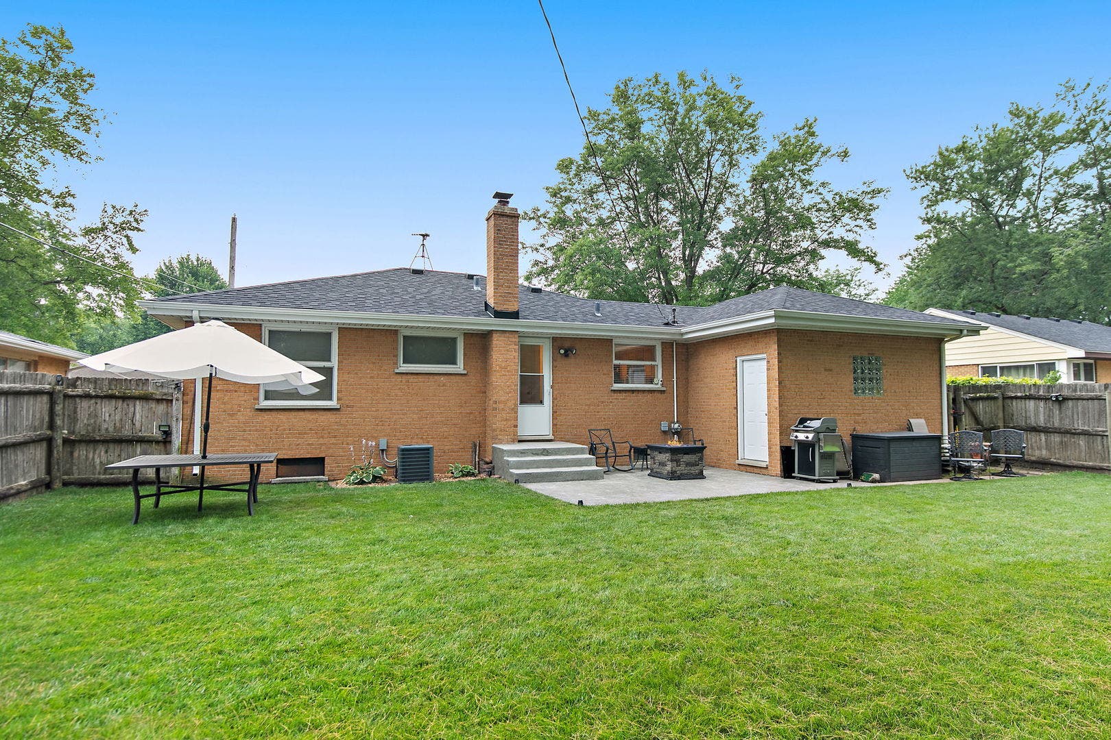 846 Sioux Drive, Elgin, IL 60120 846 Sioux Drive, Elgin, IL 60120