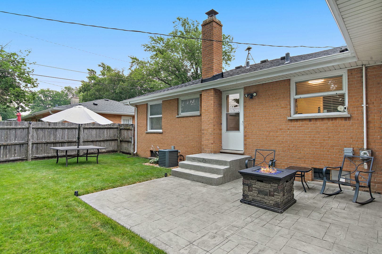846 Sioux Drive, Elgin, IL 60120 846 Sioux Drive, Elgin, IL 60120