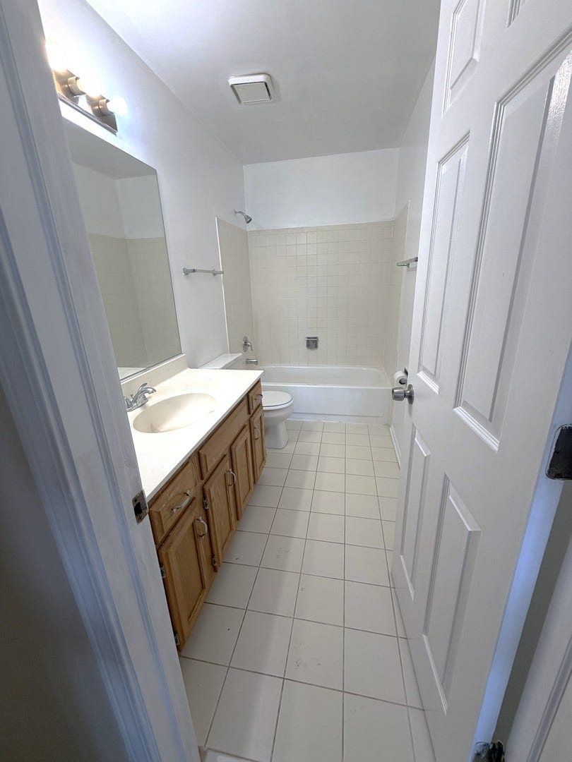 3590 Fairfax Court E, Aurora, IL 60504 3590 Fairfax Court E, Aurora, IL 60504