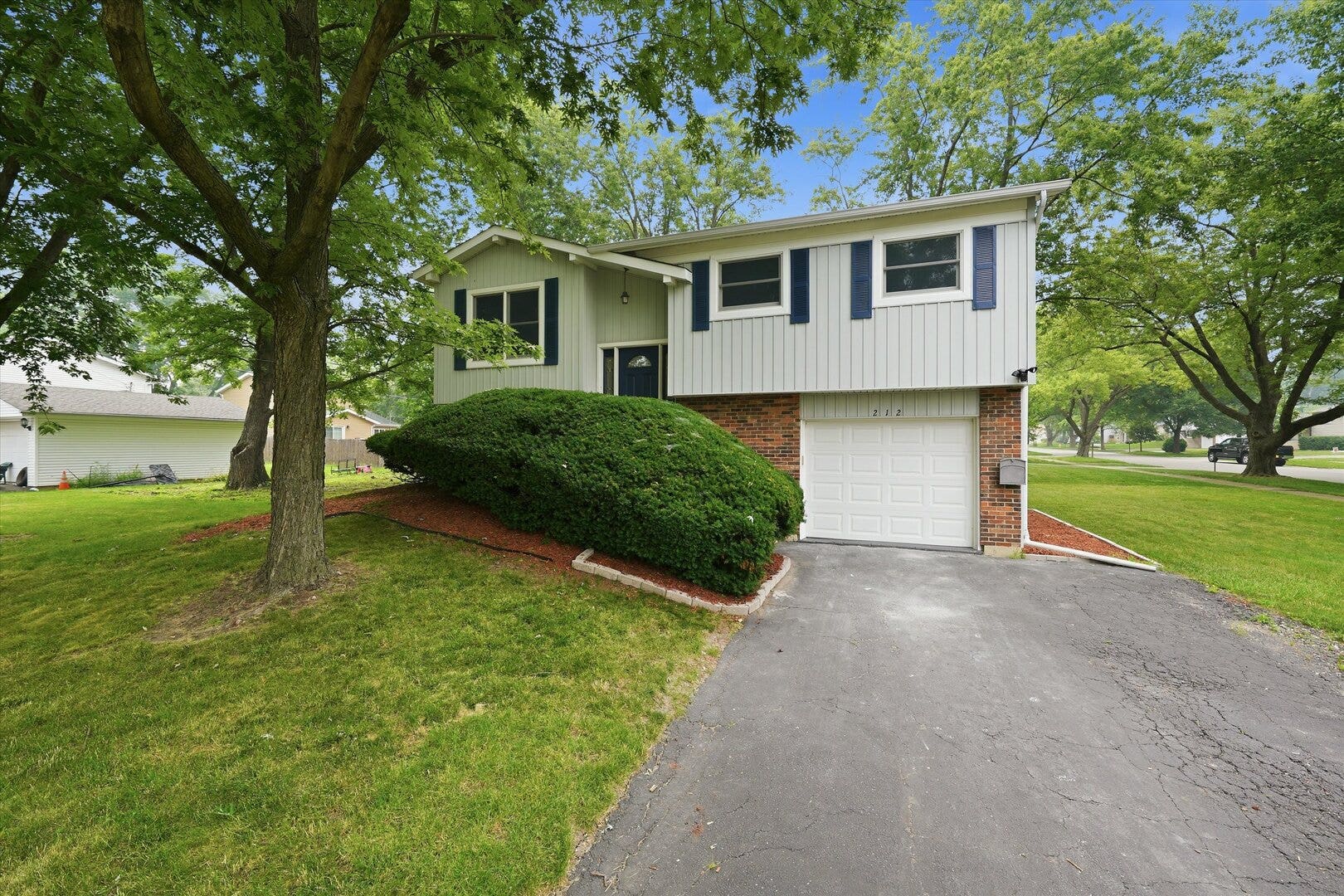 212 Kenilworth Drive, Bolingbrook, IL 60440 212 Kenilworth Drive, Bolingbrook, IL 60440