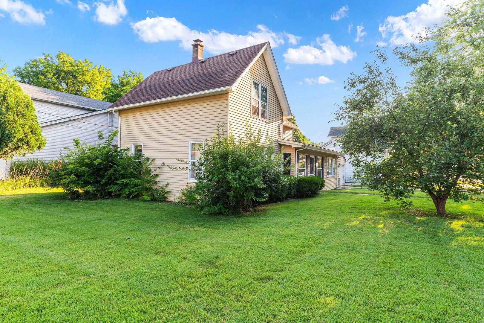 514 Locust Street, Elgin, IL 60123 514 Locust Street, Elgin, IL 60123