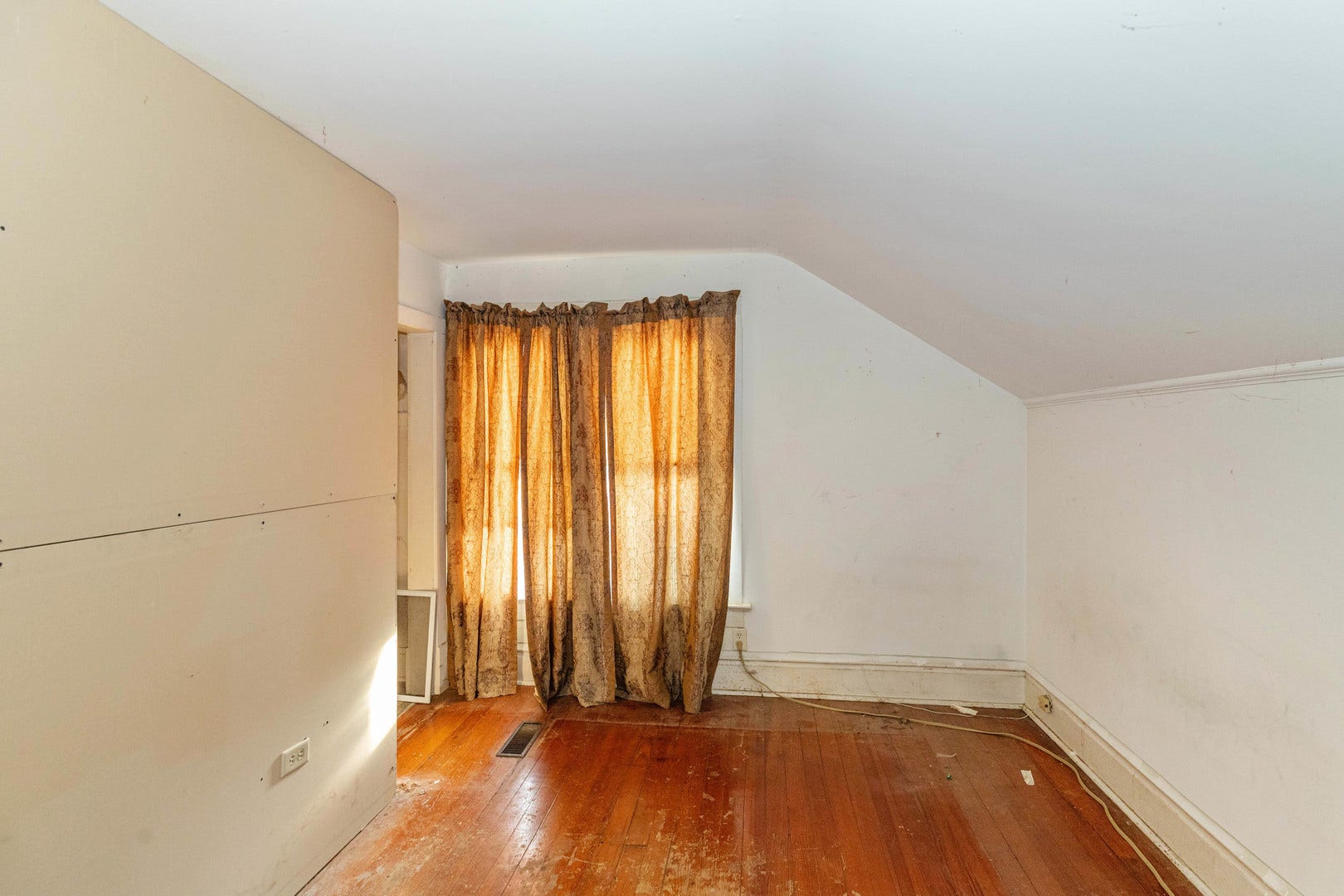 514 Locust Street, Elgin, IL 60123 514 Locust Street, Elgin, IL 60123