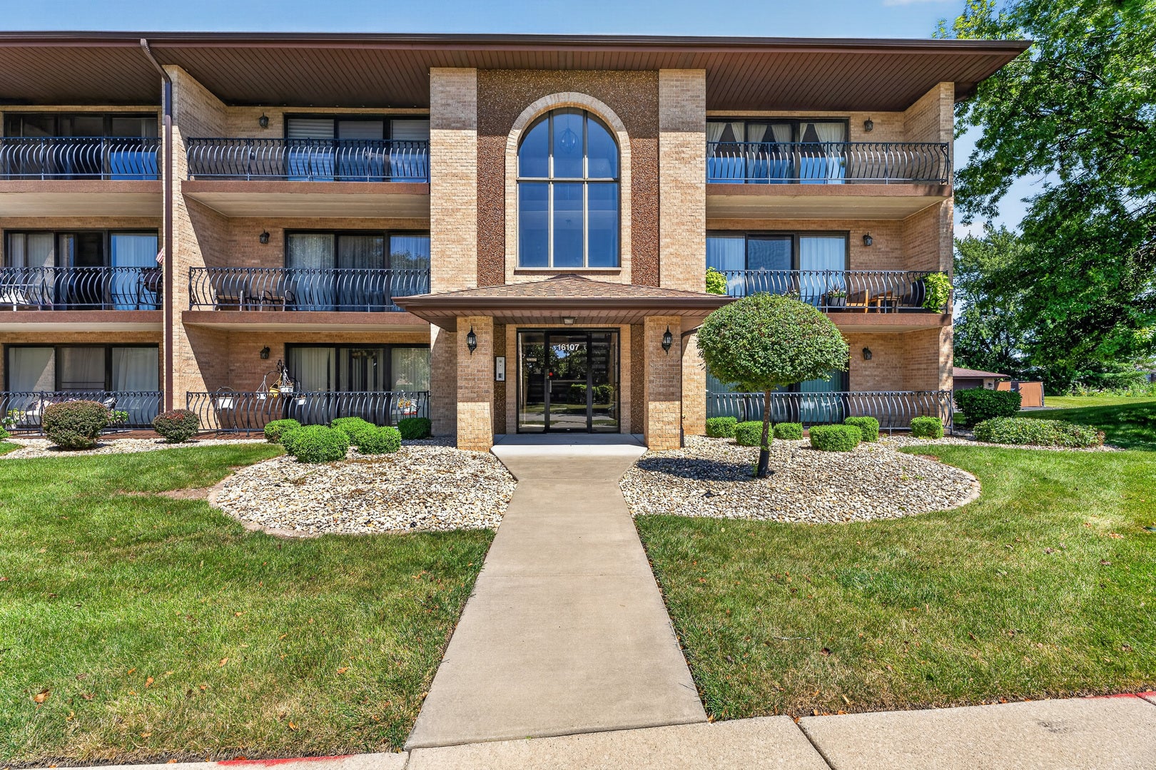16107 Eagle Ridge Drive, #3S, Tinley Park, IL 60477 16107 Eagle Ridge Drive, #3S, Tinley Park, IL 60477