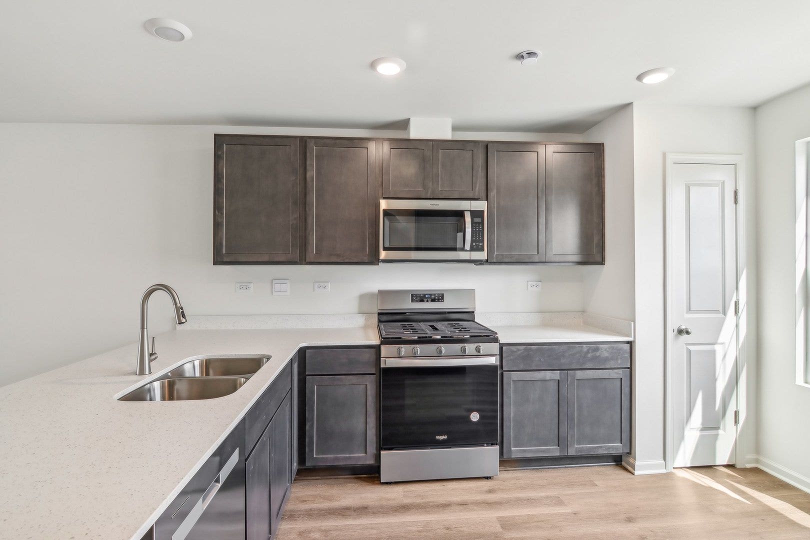 6381 Ulster Drive, Tinley Park, IL 60477 6381 Ulster Drive, Tinley Park, IL 60477