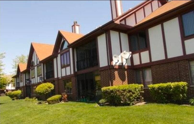 18030 66th Court, #2N, Tinley Park, IL 60477