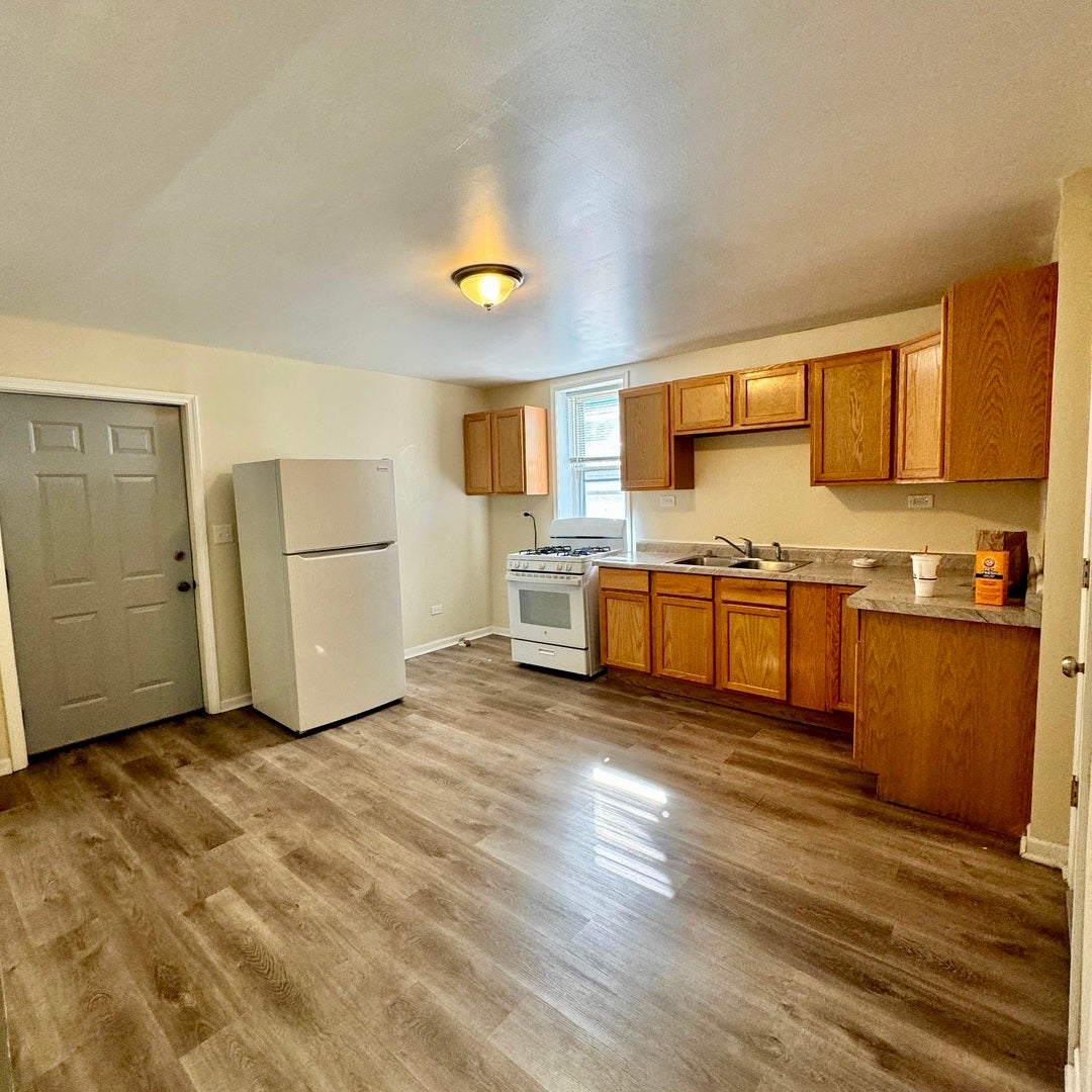 101 S Eastern Avenue, Joliet, IL 60433